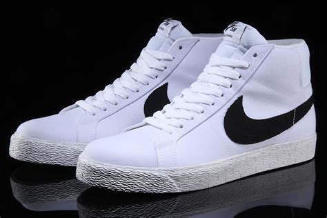 Nike Blazer. Nike AT